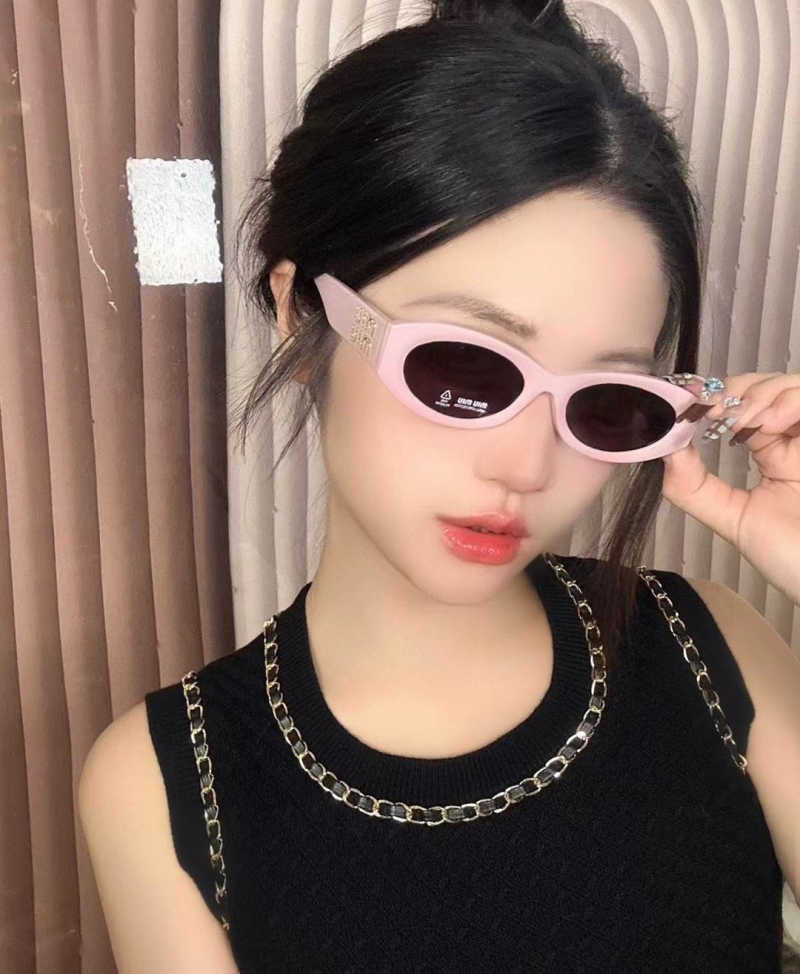 Miu miu Sunglasses